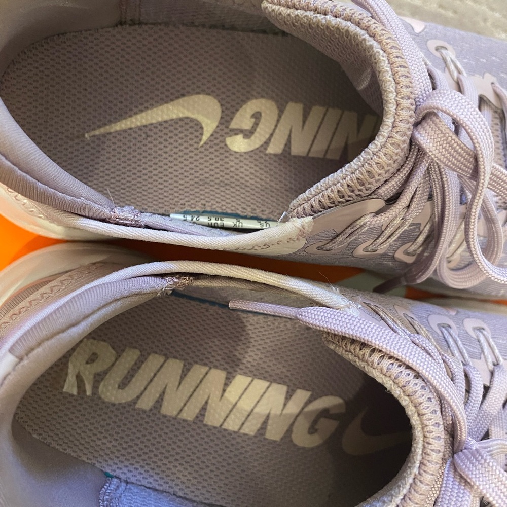 Nike Free Run in Elemental Rose - Picture 2 of 7